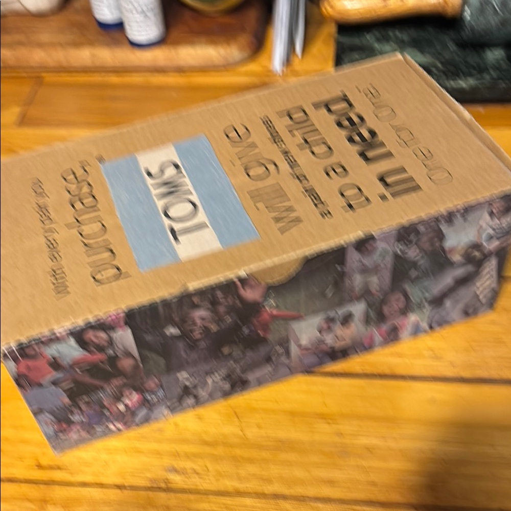 TOMS Women's Black Glitter Classics - Picture 12 of 12